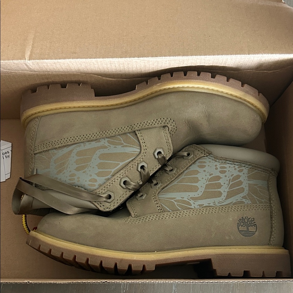 Timberland Women’s Olive and Tan Boots